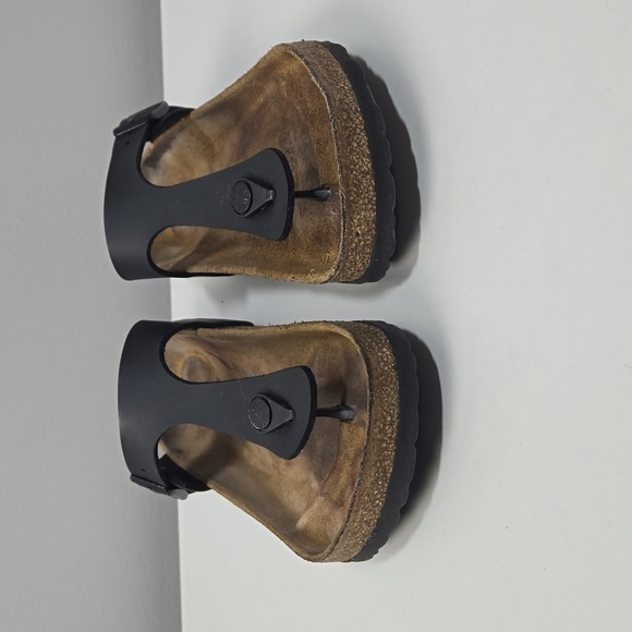 Birkenstock Gizeh Black Sandals - Picture 7 of 8